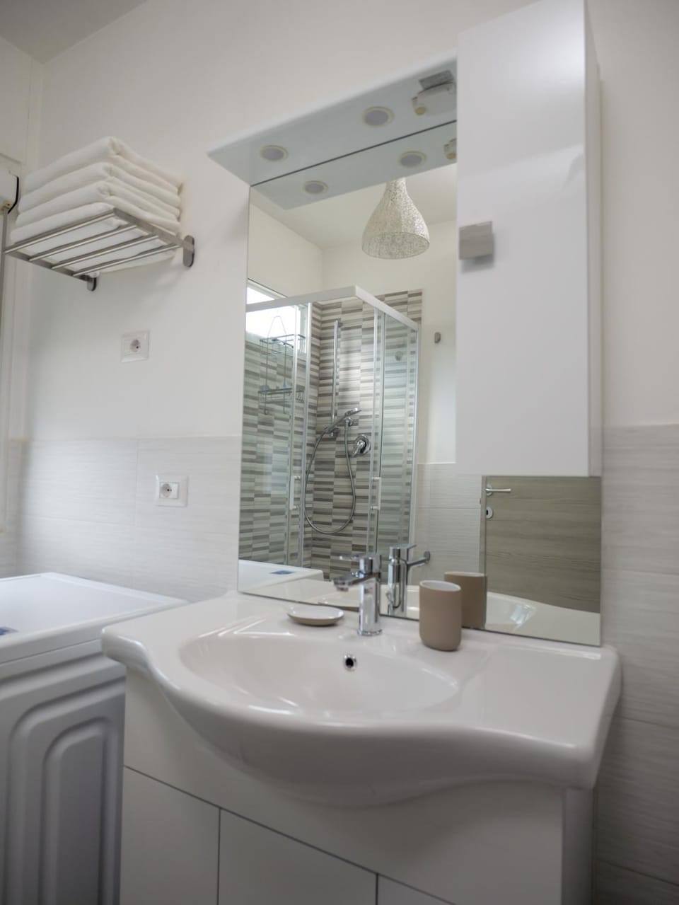 Bathroom, towels