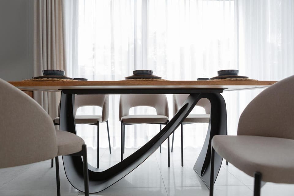 Living room, Seating area, Dining area