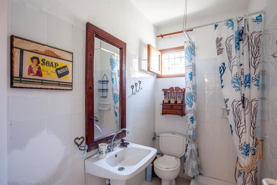 Toilet, Bathroom, towels