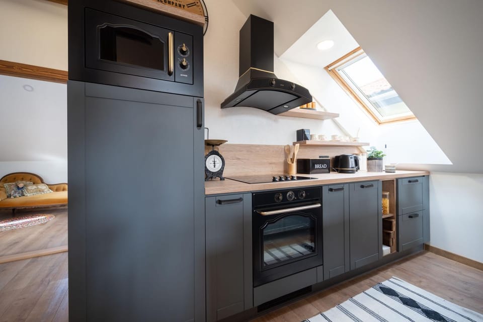 Kitchen or kitchenette, pet friendly, stove