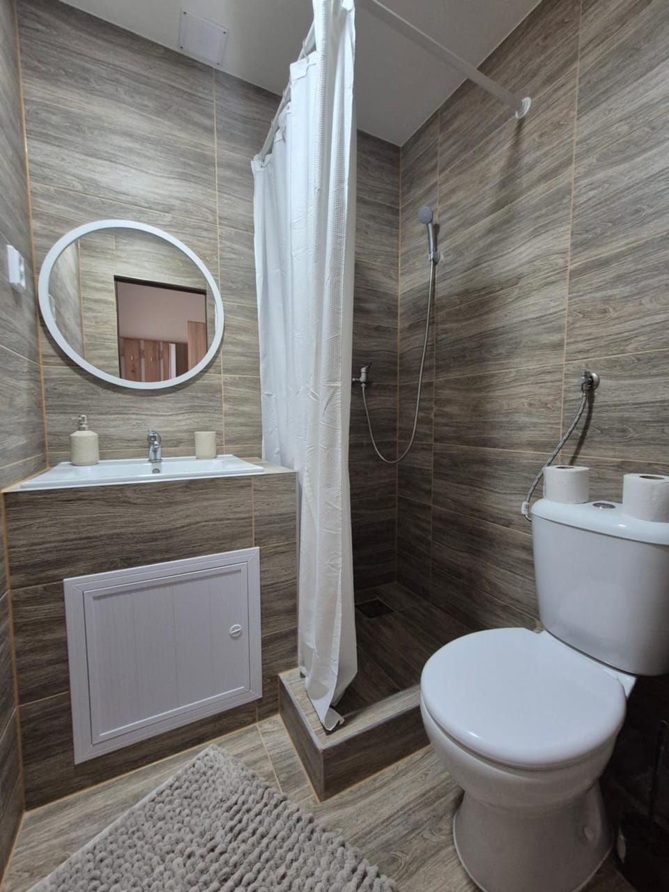 Shower, Toilet, Bathroom