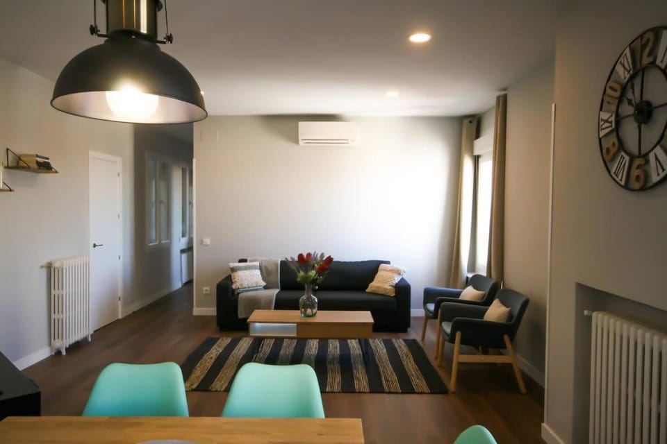 Apartamento con Terraza al Palacio Real Apartment in Centro