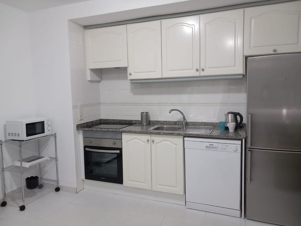 Kitchen or kitchenette, dishwasher, minibar, pet friendly, stove