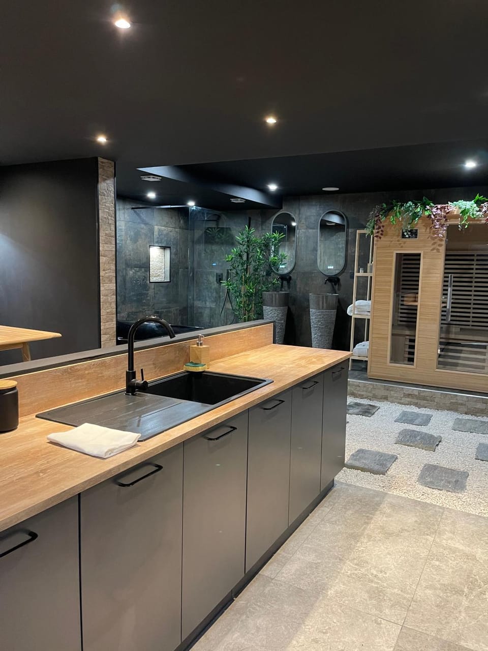 Spa & Love Exotic - Balnéo - Sauna - Parking Apartment in Clermont-Ferrand