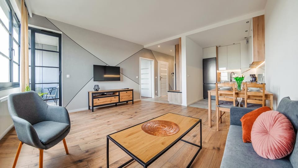 TV and multimedia, Kitchen or kitchenette, Living room, Seating area, Dining area