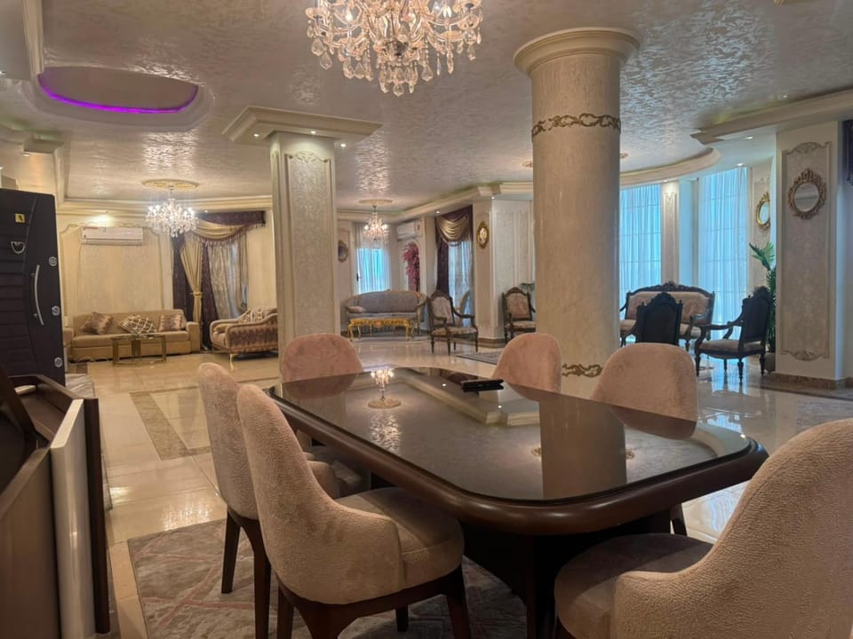TV and multimedia, Living room, Seating area, air conditioner