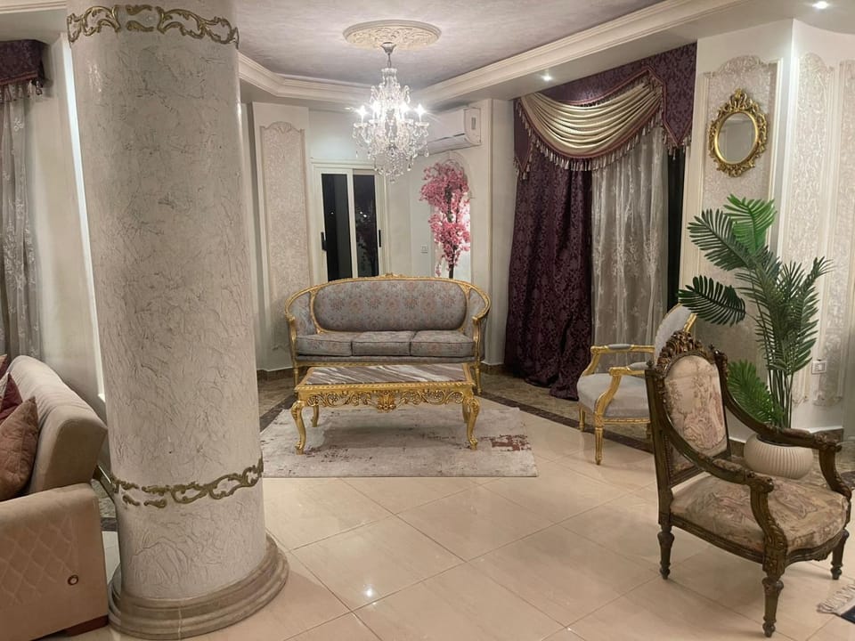 Living room, Seating area