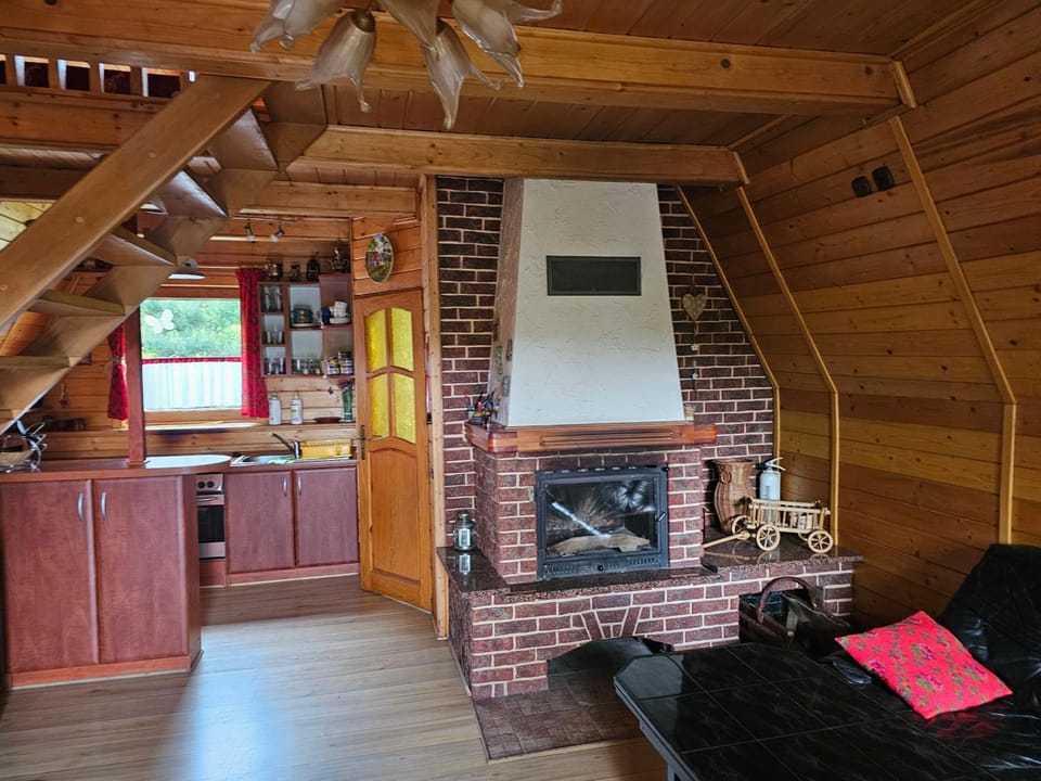 LESNA CHATA - jestesmy 15km od Energylandii, domek wolnostojacy, Beskid Maly Chalet in Lesser Poland Voivodeship
