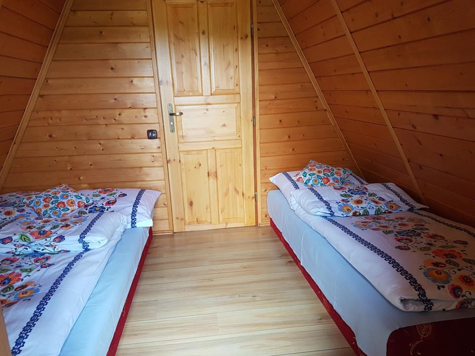 LESNA CHATA - jestesmy 15km od Energylandii, domek wolnostojacy, Beskid Maly Chalet in Lesser Poland Voivodeship