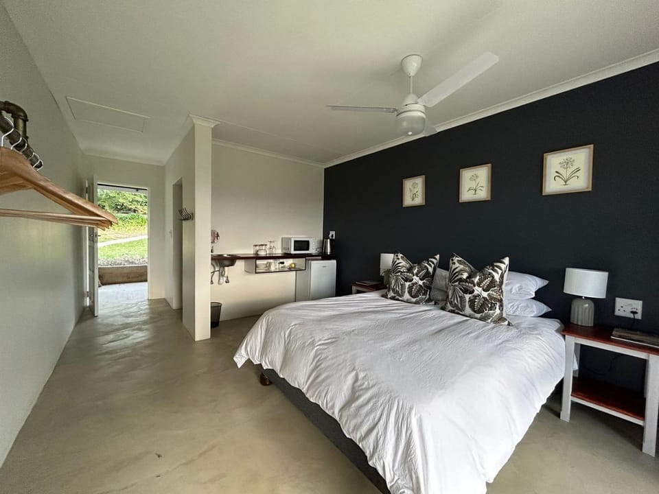 Bed, Photo of the whole room, Bedroom, fireplace