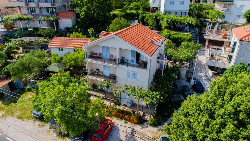 Property building, Bird's eye view