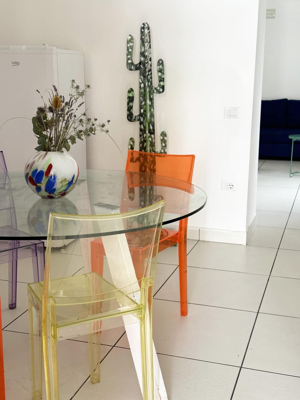 Living room, Dining area