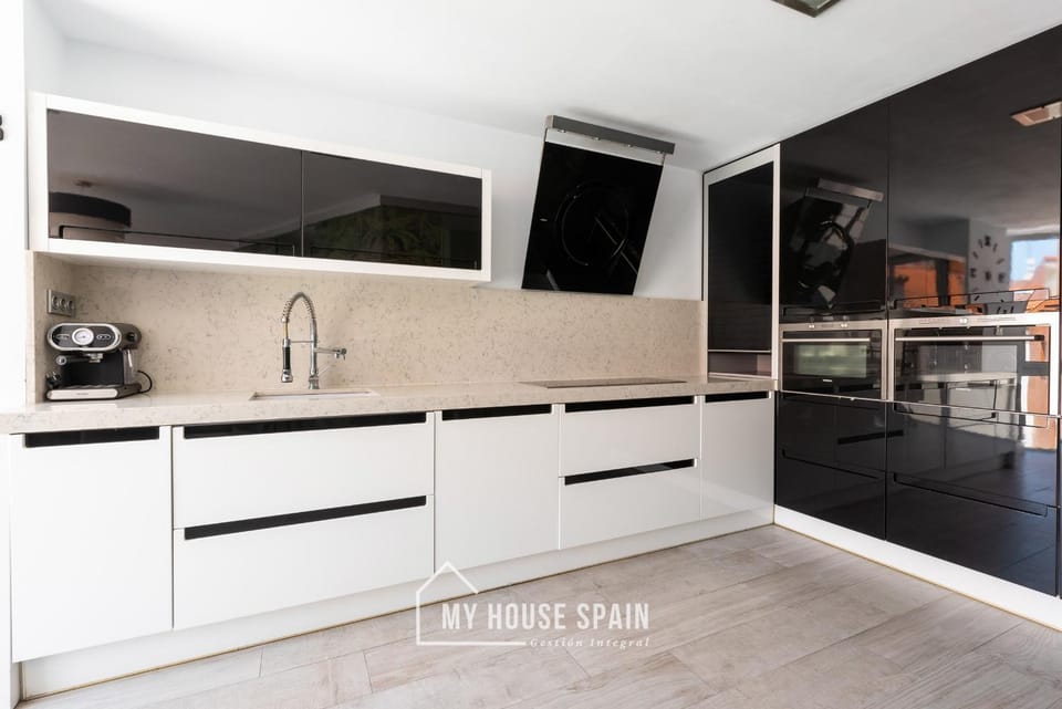 MyHouseSpain - Espacioso piso con parking Apartment in Gijón