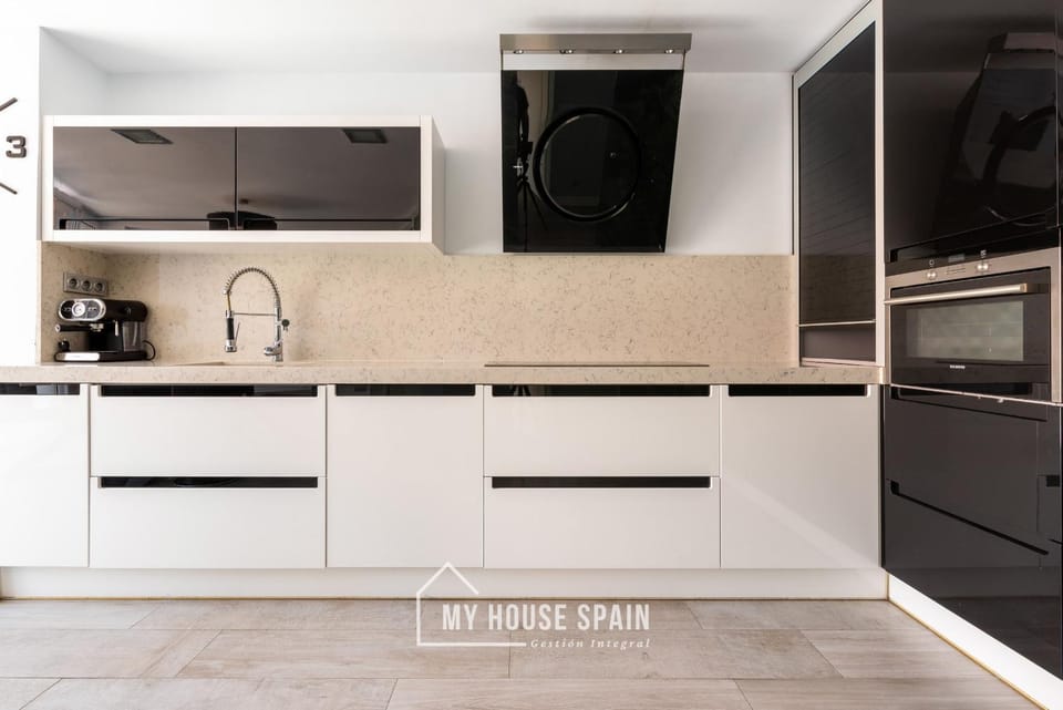 MyHouseSpain - Espacioso piso con parking Apartment in Gijón