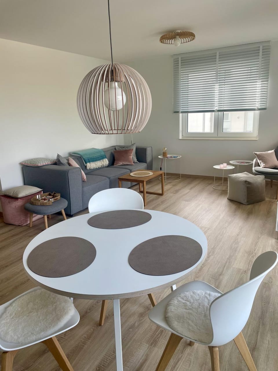 Living room, Seating area, Dining area