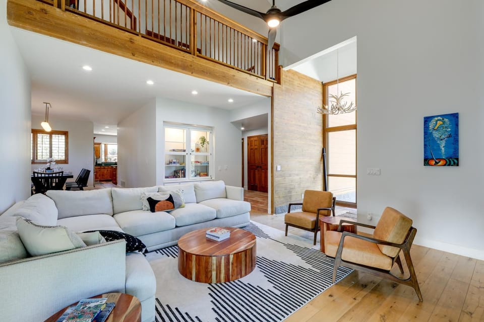 Spacious Flagstaff Home w/ Hot Tub & Fire Pit! House in Flagstaff