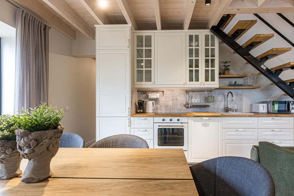 Seating area, kitchen