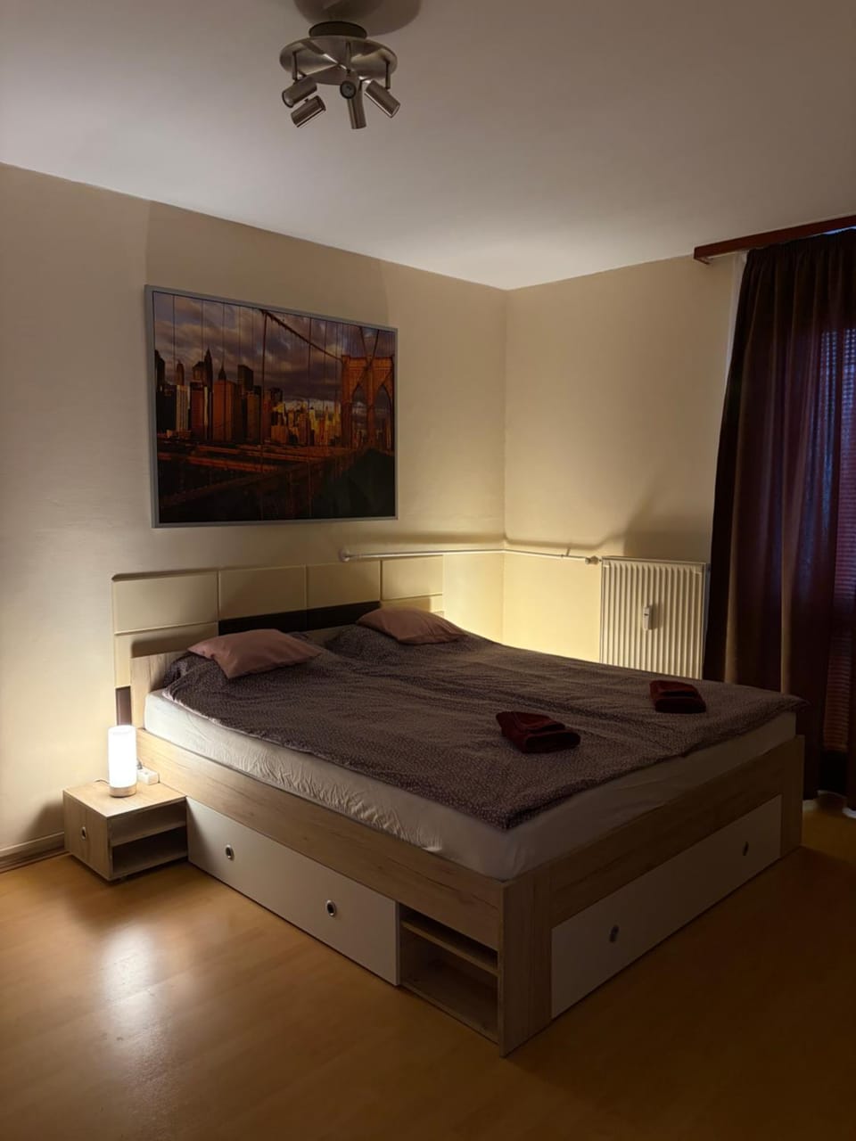 Bed, Photo of the whole room, Bedroom