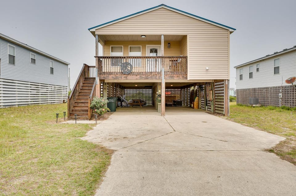 Nags Head Vacation Rental w/ Hot Tub: Near Beach! House in Nags Head