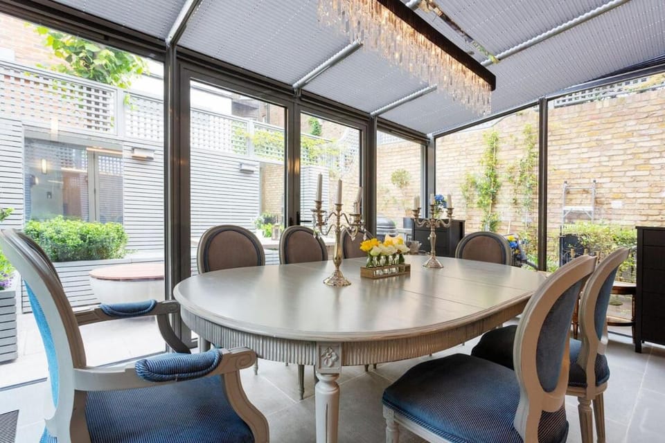 Veeve - Lavish and Luxe House in City of Westminster