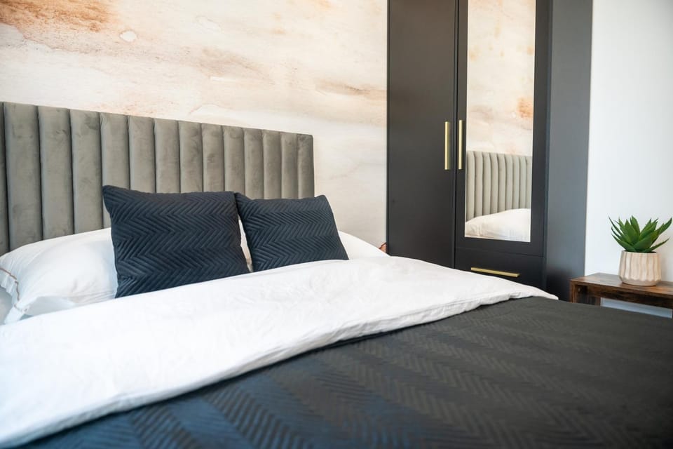 Bed, Bedroom