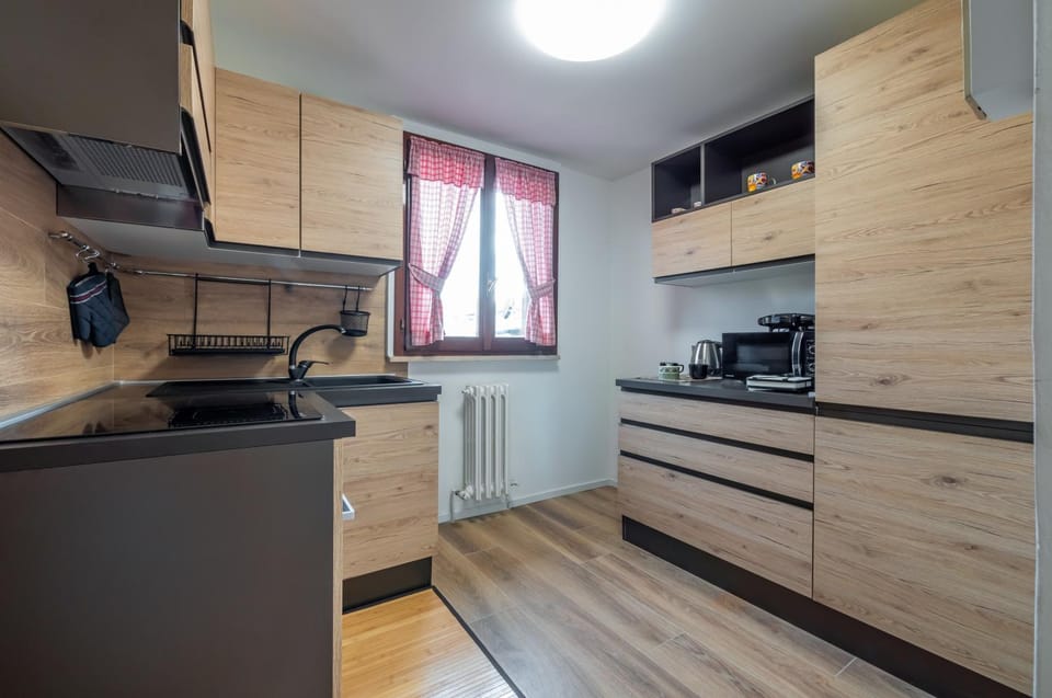 Kitchen or kitchenette