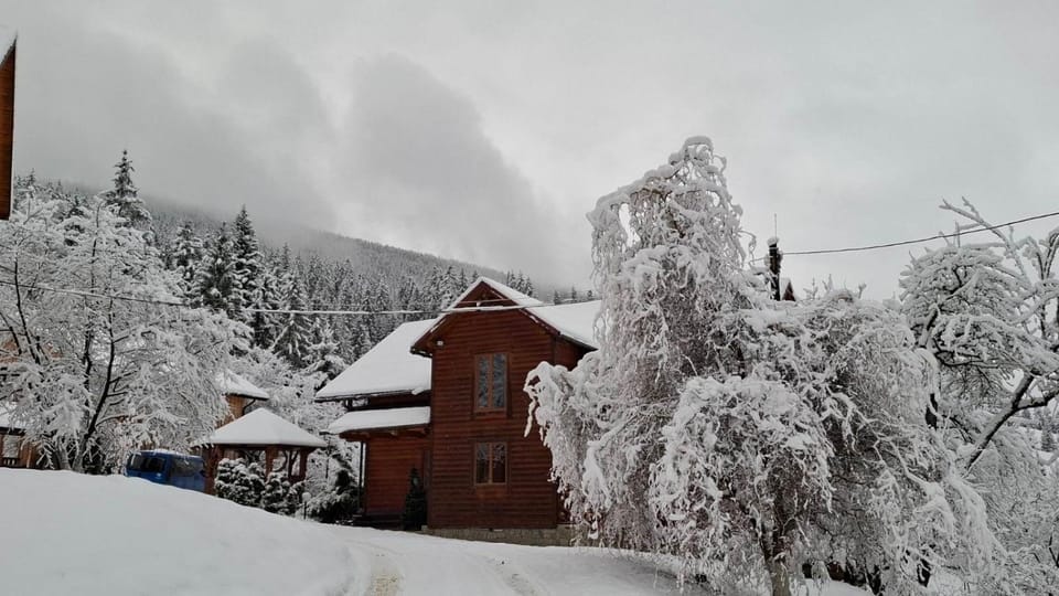 Райський куточок House in Ukraine