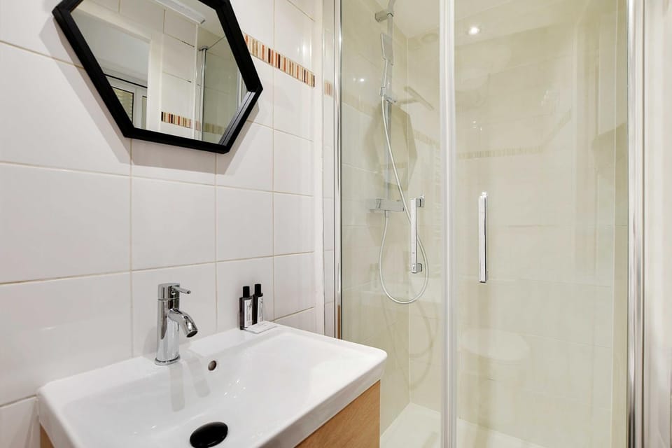 Peaceful studio - 2P - Buttes-Chaumont with AC Apartment in Pantin