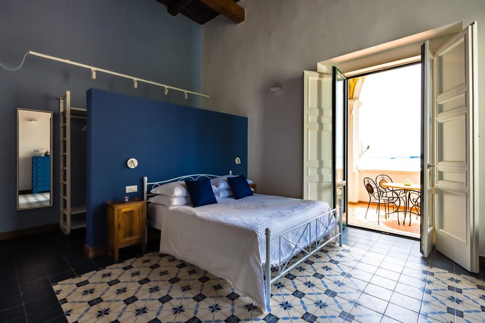 Bed, Balcony/Terrace, Photo of the whole room, Bedroom, wardrobe