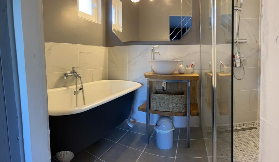 Shower, Bathroom, Bath, towels