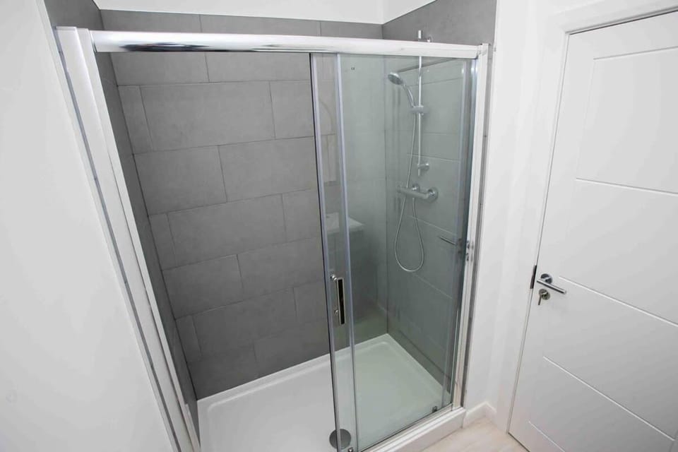 Modern & Stylish 1 Bedroom Apartment in Bolton Apartment in England