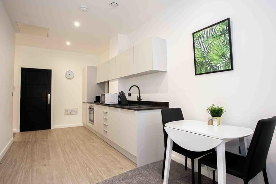Modern & Stylish 1 Bedroom Apartment in Bolton Apartment in England