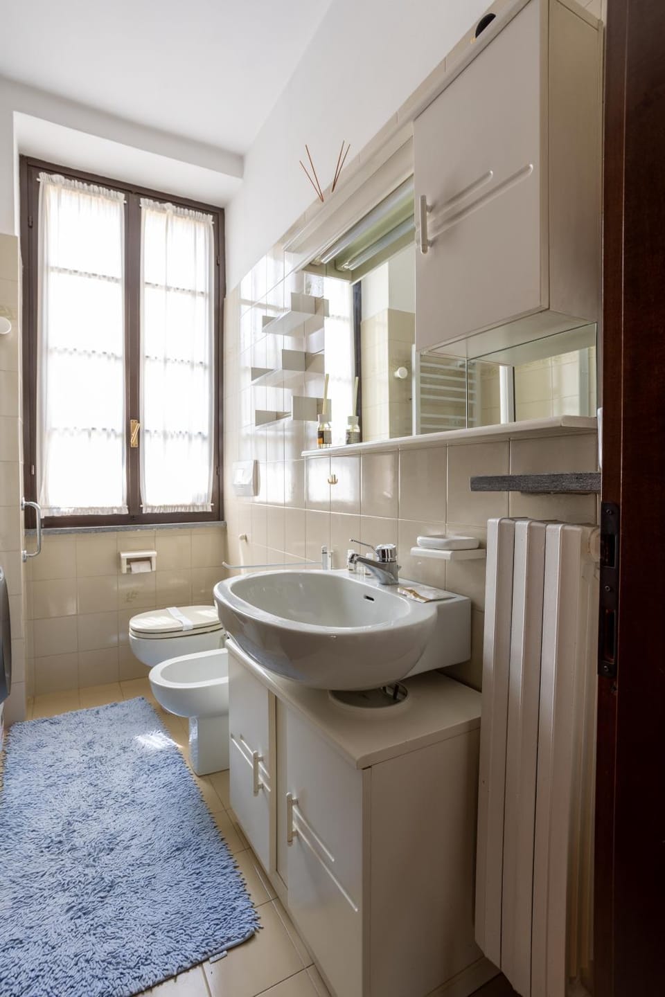 Toilet, Bathroom, bidet, heating, towels