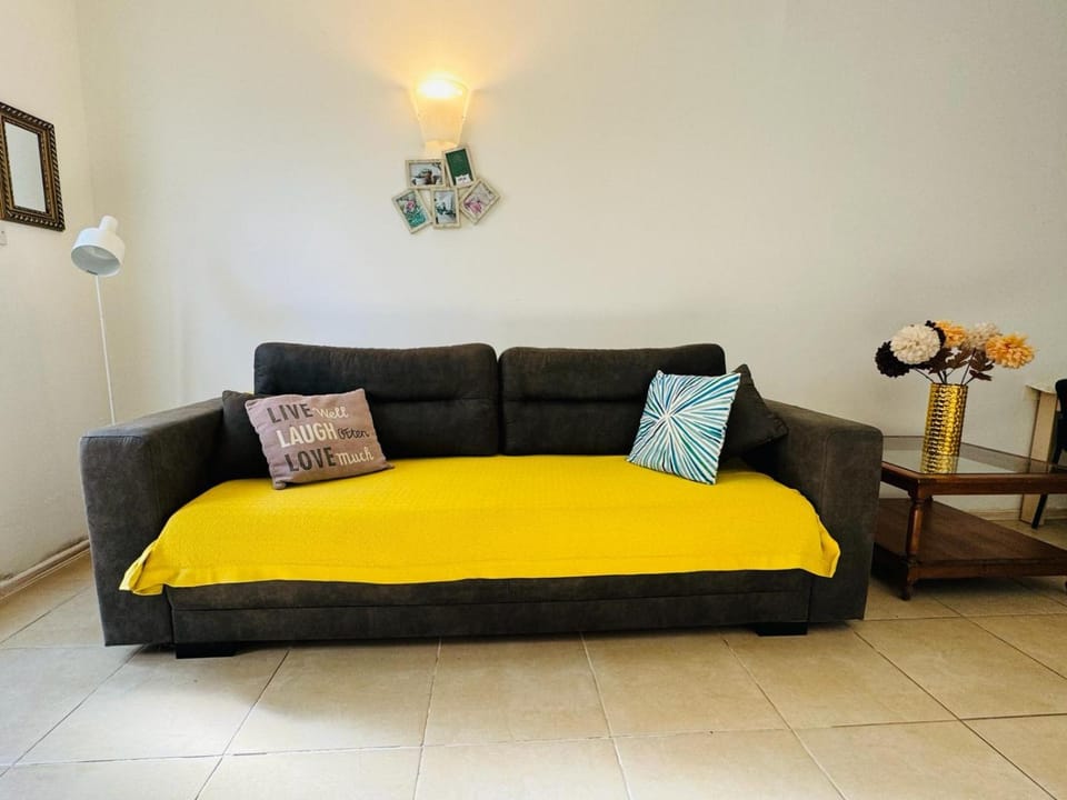 Apartment with POOL , close to the SEA and St JULIANS Apartment in Malta