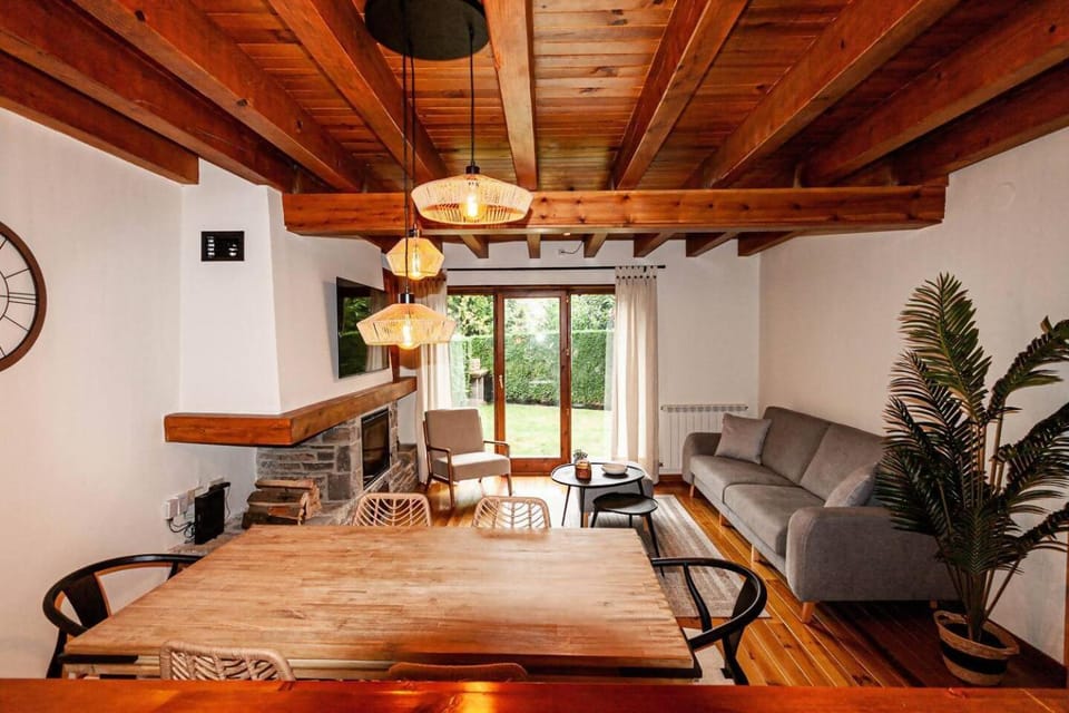 Espacioso Apartamento con Jardín en Salardú Apartment in Catalonia