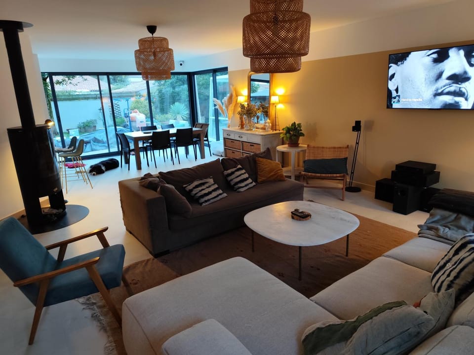 Communal lounge/ TV room, Living room, Lounge or bar, Seating area