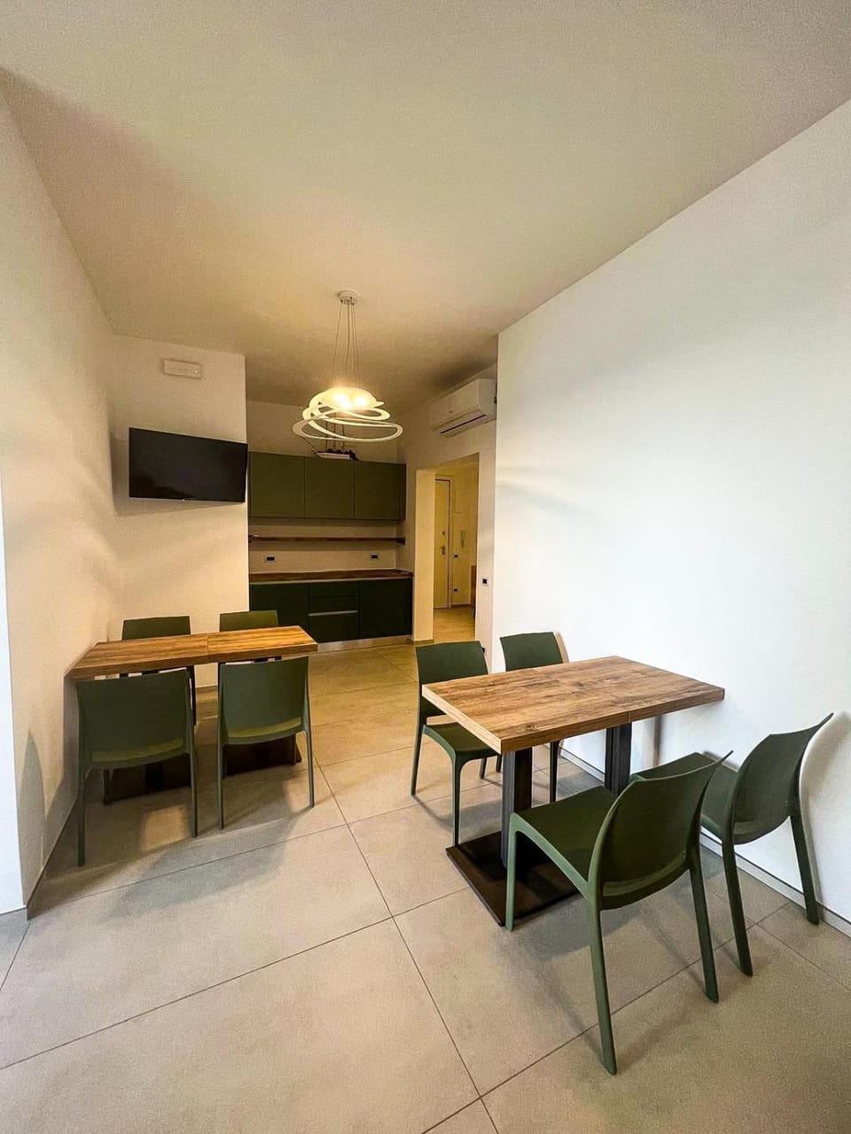 Communal lounge/ TV room, Dining area