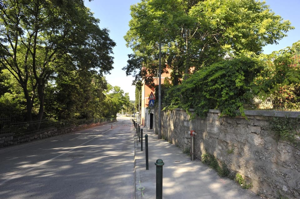 Neighbourhood, Street view, Street view, Quiet street view