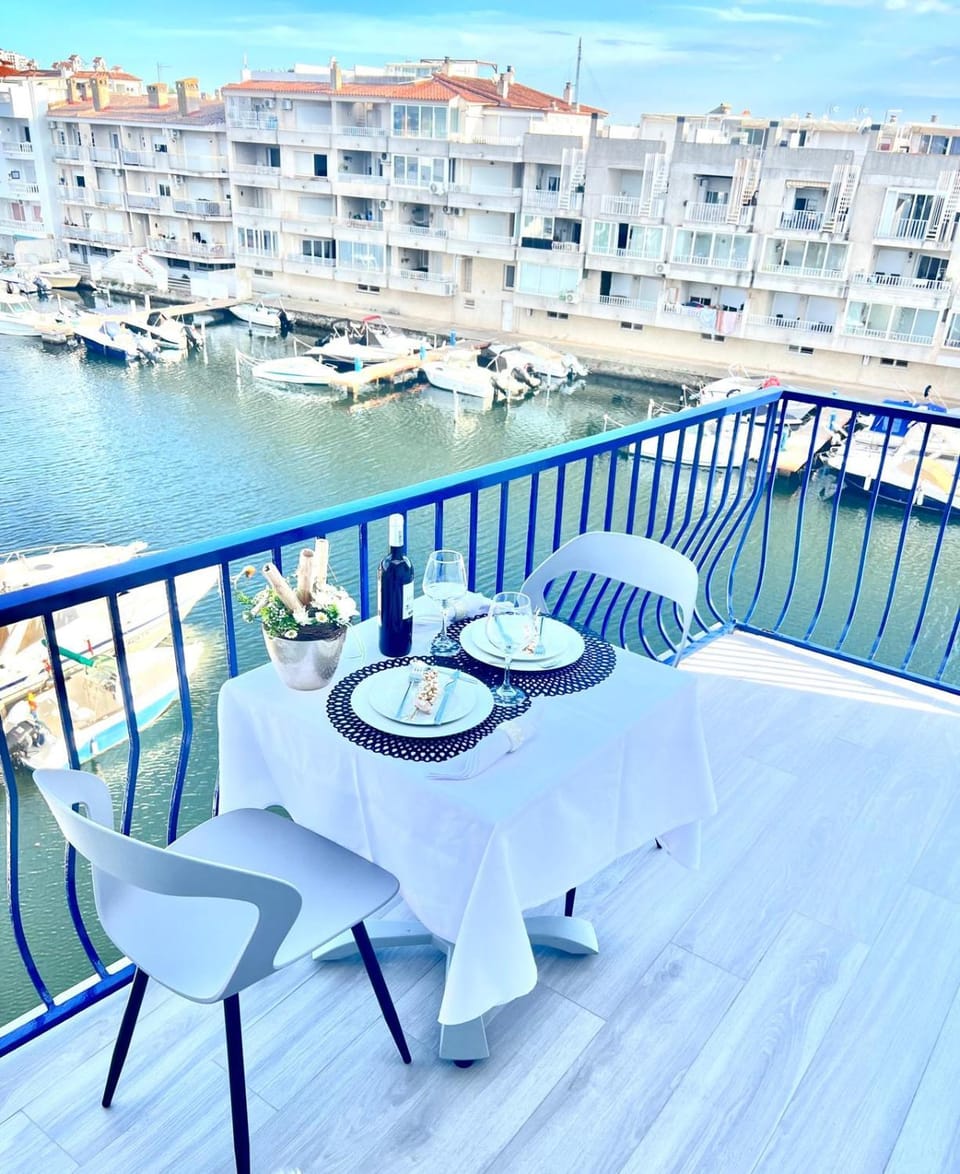 Balcony/Terrace, River view