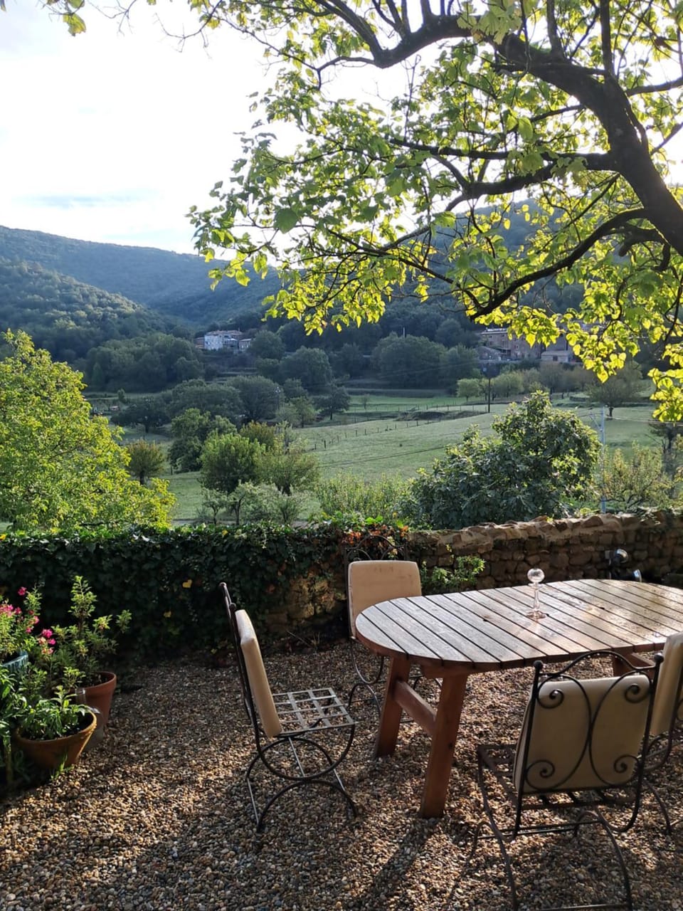 Dining area, Mountain view