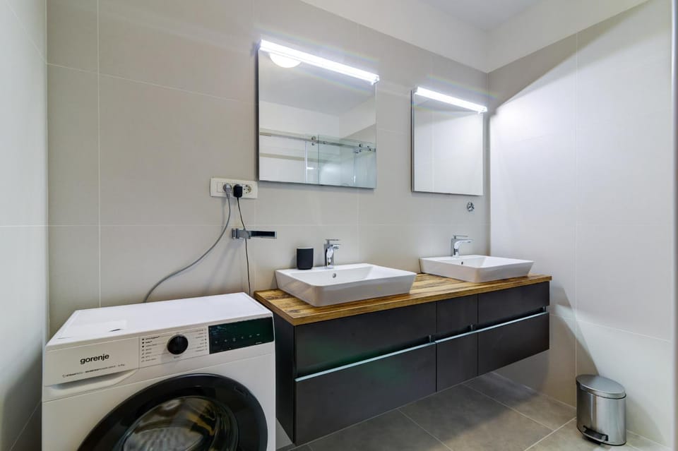 Bathroom, washing machine