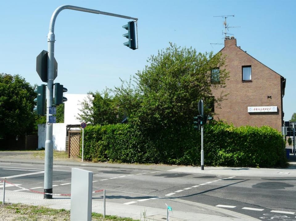 Street view, Area and facilities, Location