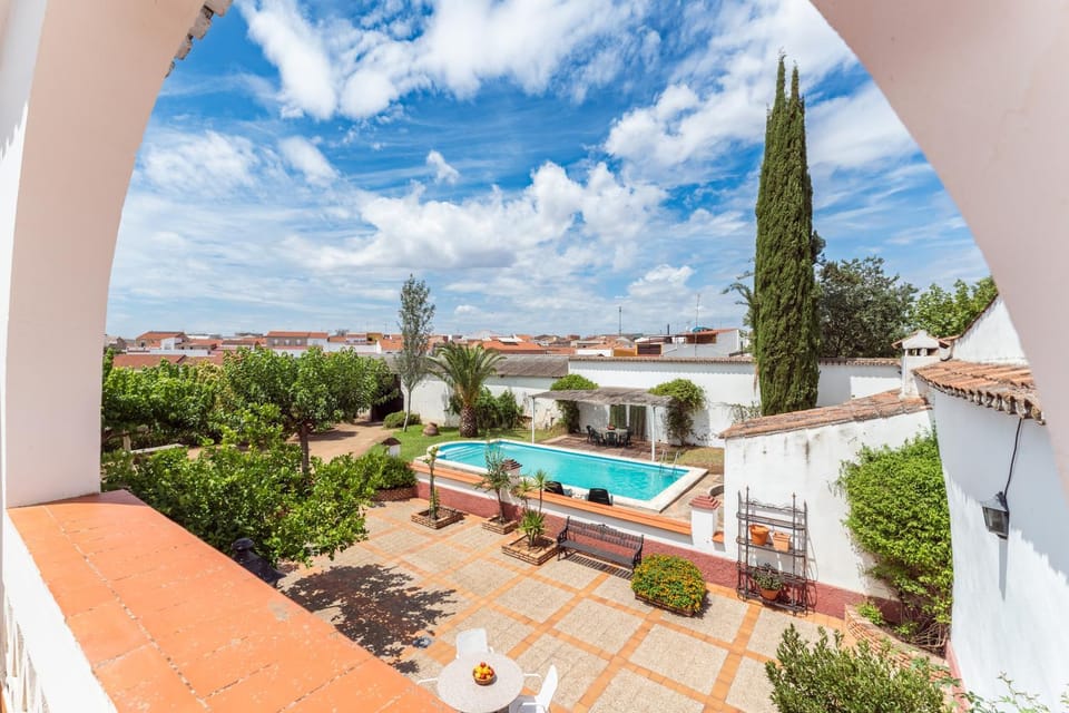 Patio, View (from property/room), Pool view, Swimming pool, sunbed