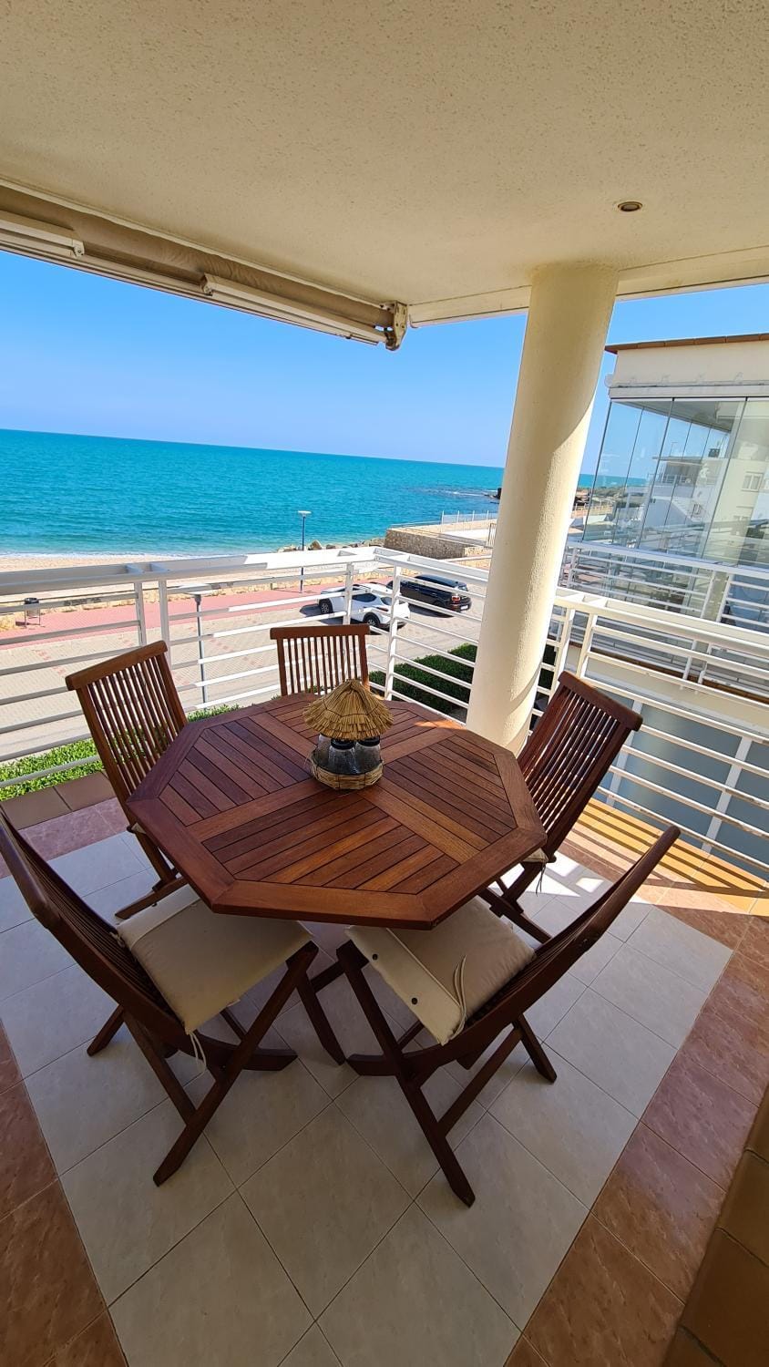 View (from property/room), Balcony/Terrace, Dining area, Beach, Sea view