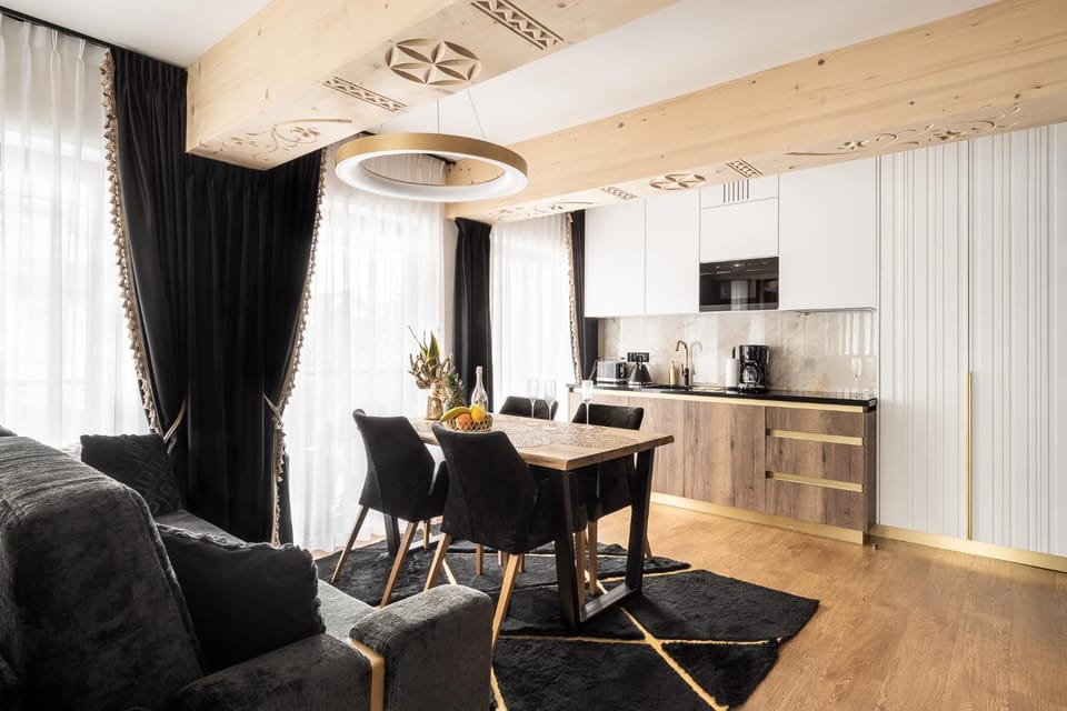 Kitchen or kitchenette, Living room, Dining area