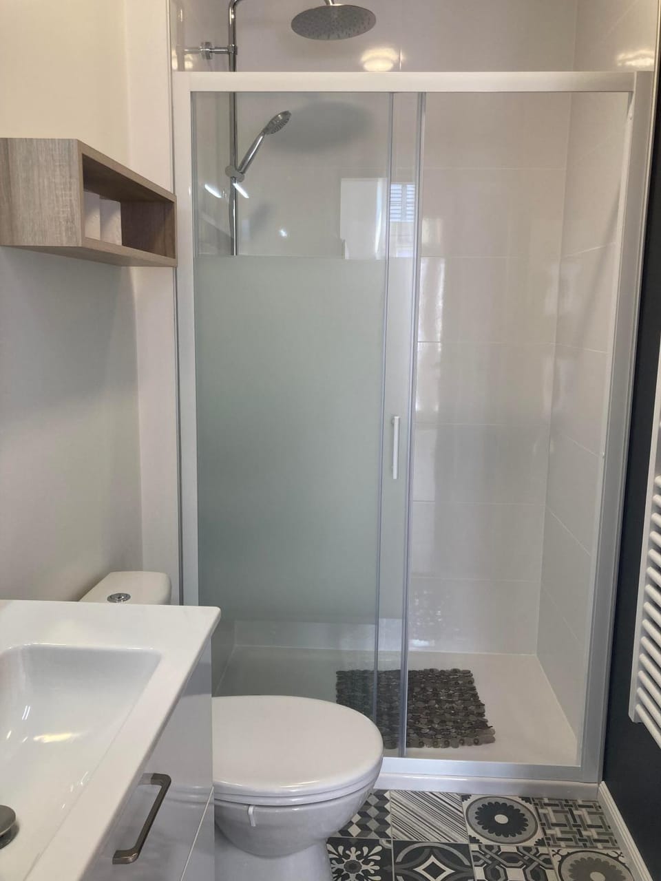 Shower, Toilet