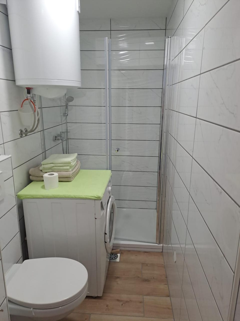 Shower, Toilet, Bathroom, washing machine