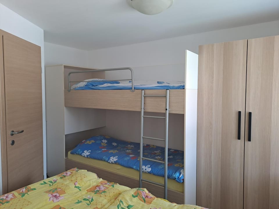 Bed, Bedroom, bunk bed, wardrobe