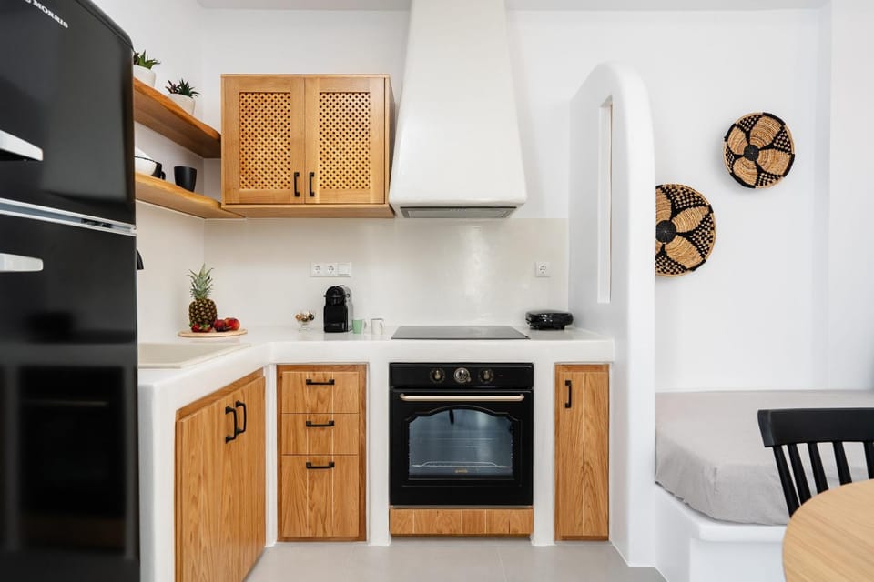 Kitchen or kitchenette, pet friendly, stove