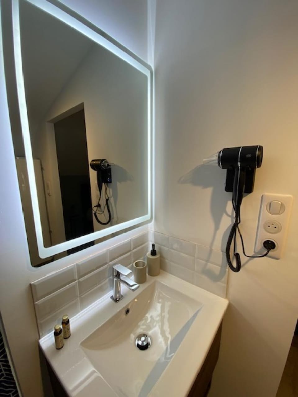 Bathroom, heating